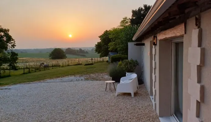 Vue sur les paddocks depuis le gîte